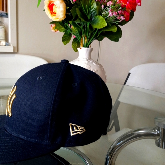 NY CAP New Era Black one size, World Series Champions. - Picture 3 of 7